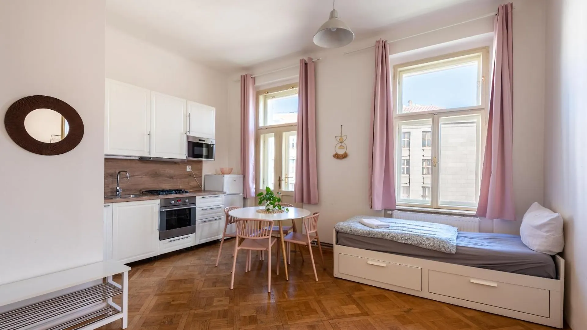 Residence Tesnov Apartment Prague