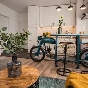 Stylish Oasis With Ac And Parking Apartament Budapeszt