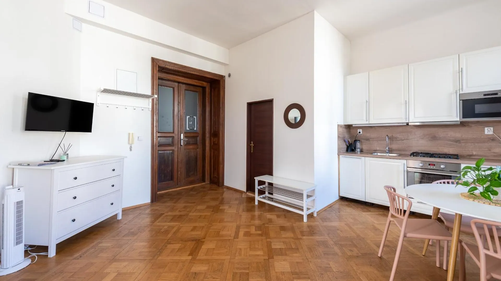 Residence Tesnov Apartment Praga