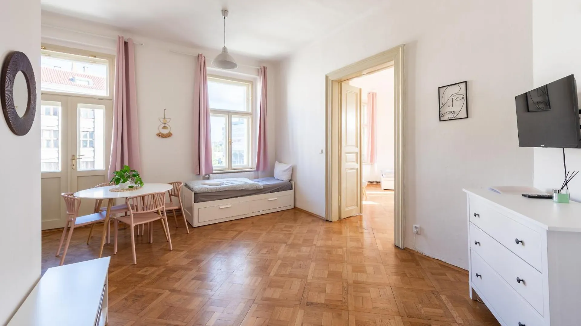 Residence Tesnov Apartment Praga