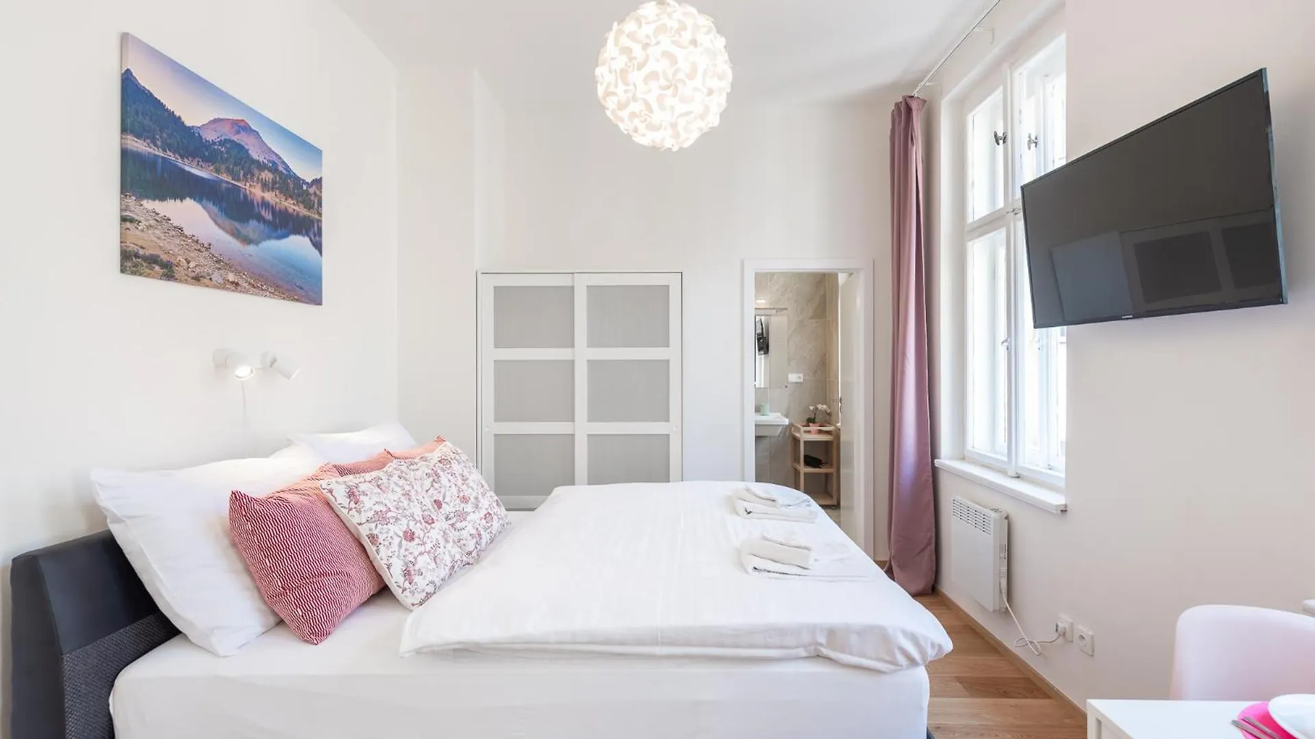 Residence Tesnov Apartment Praga Czechy